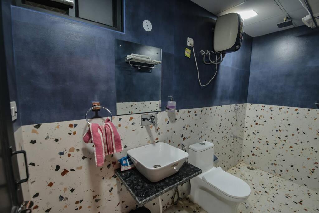 Saiba Outhouse- 4 Bed Room- Pool- Theatre- Partyhall- Garden & Terrace Sitting Area Джапур Экстерьер фото