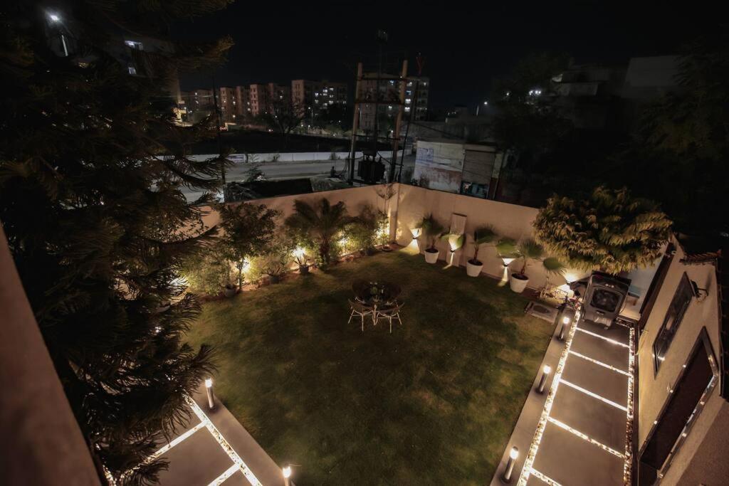 Saiba Outhouse- 4 Bed Room- Pool- Theatre- Partyhall- Garden & Terrace Sitting Area Джапур Экстерьер фото