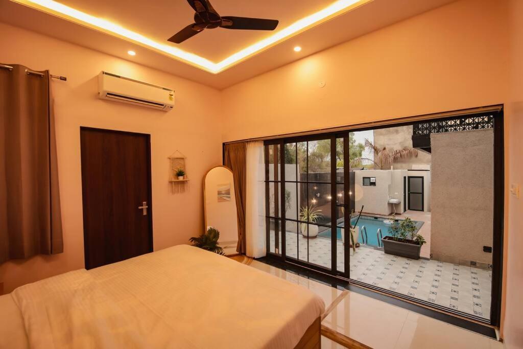 Saiba Outhouse- 4 Bed Room- Pool- Theatre- Partyhall- Garden & Terrace Sitting Area Джапур Экстерьер фото